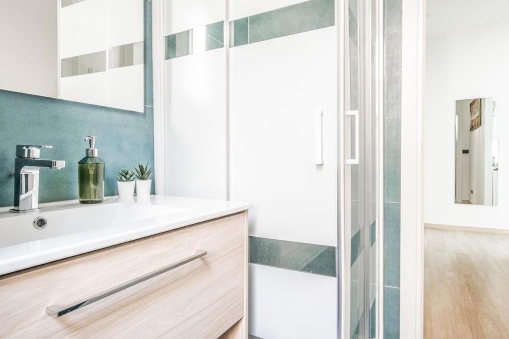 Artistic House Navigli-Duomo Netflix & Design Apartment มิลาน ภายนอก รูปภาพ