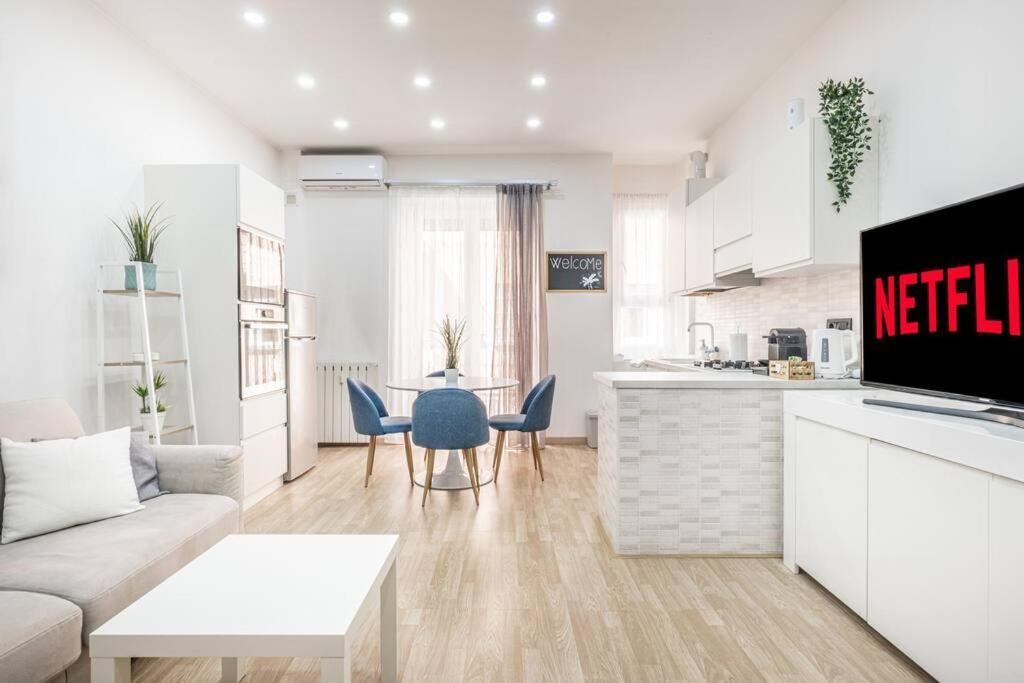 Artistic House Navigli-Duomo Netflix & Design Apartment มิลาน ภายนอก รูปภาพ